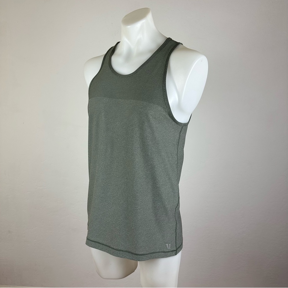 Vuori Men’s Grandview Tech Tank Top - Picture 5 of 9